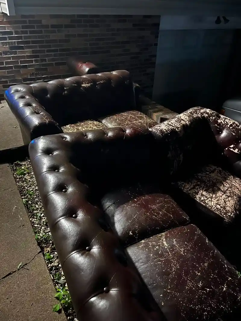 Couch-and-Sofa-Removal-in-Chicago