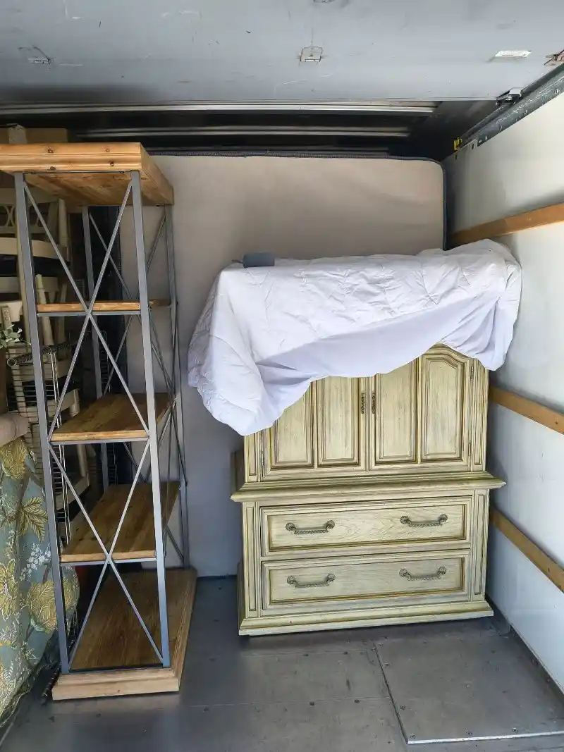 Furniture and Heavy Item Moving in Chicago (2)