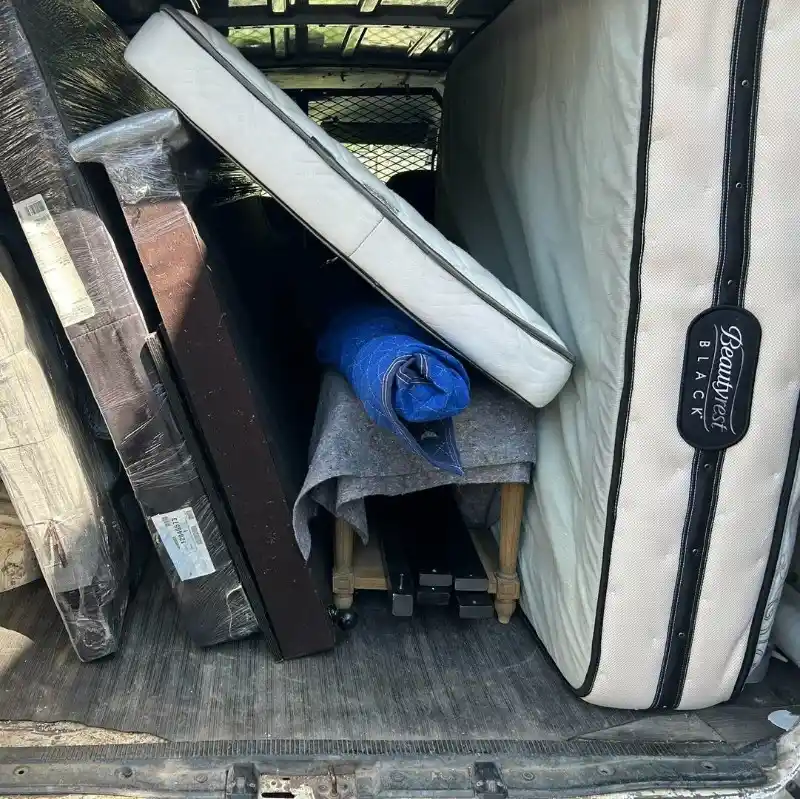 Move-Out-and-Rental-Mattress-Removal