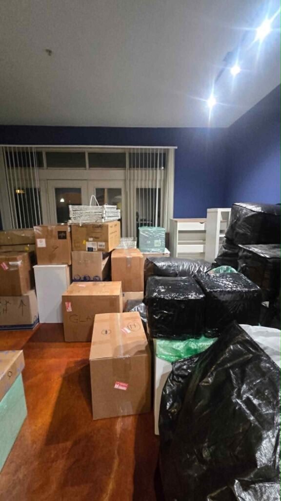 Packing boxes service in Chicago, Illinois, United States of America