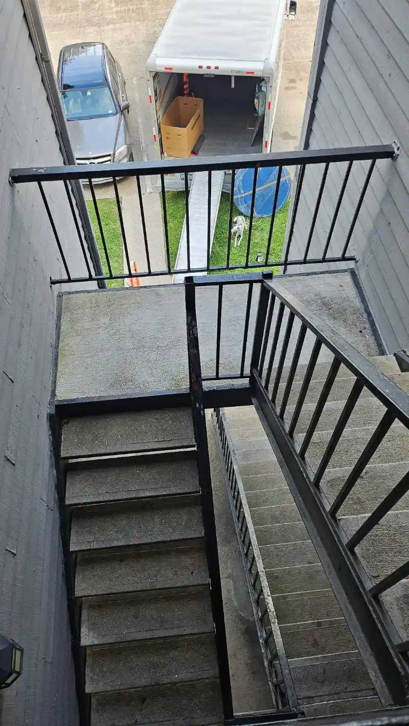 Walk-Up Apartment Moving in Chicago, IL