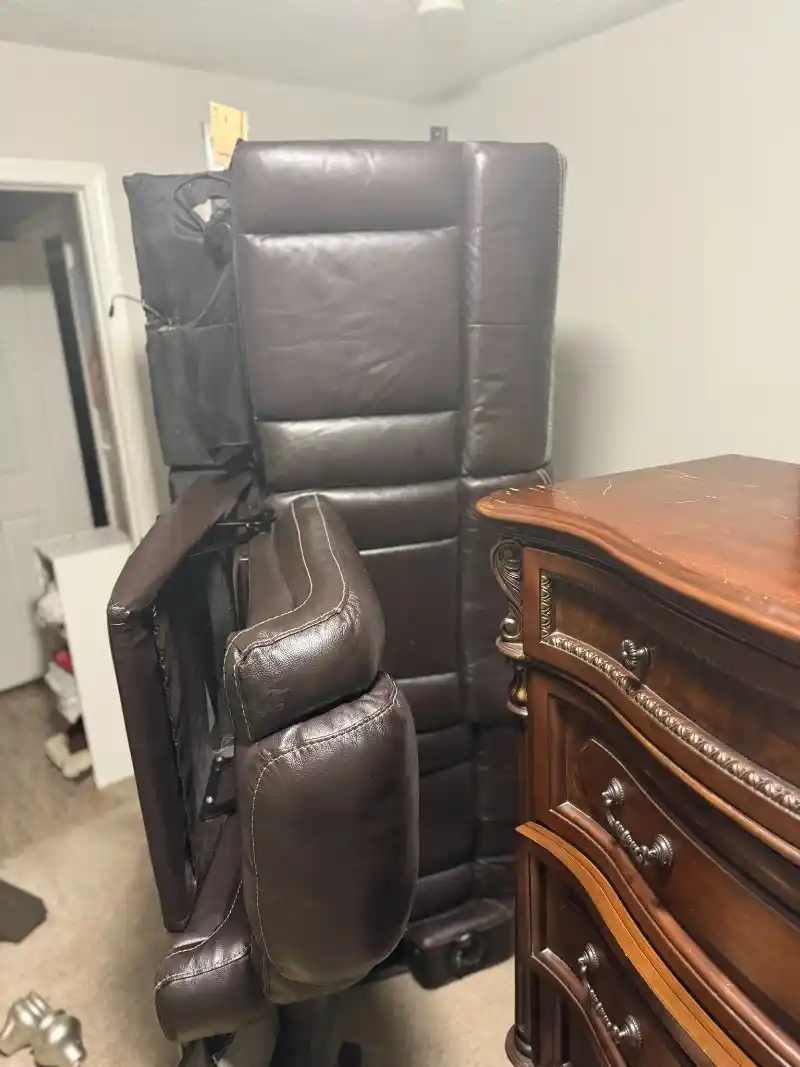 Office-Furniture-Disassembly-and-Reassembly