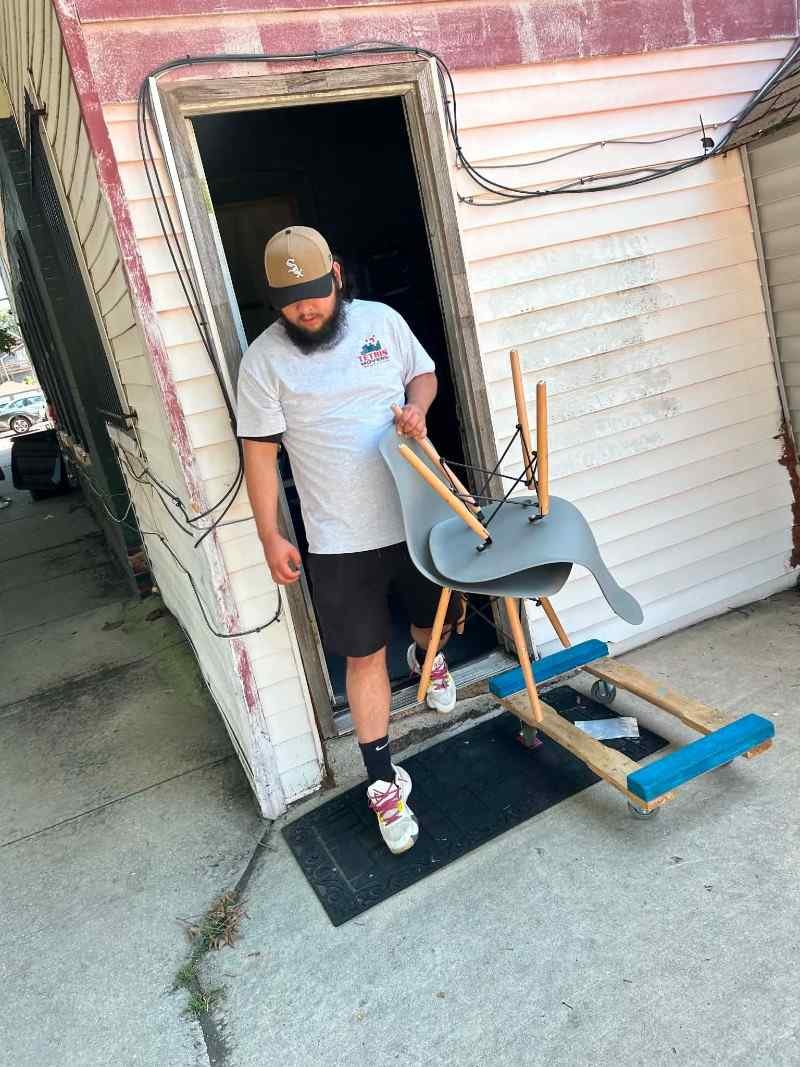 Truck parking and carry distance moving help in Chicago IL
